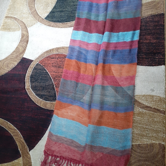 Scarve - Picture 2 of 3